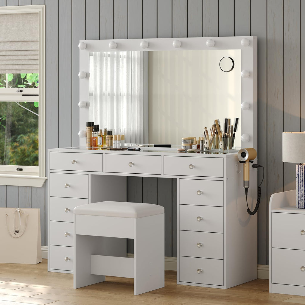 White Vanity Desk with Mirror and Chair Y846648