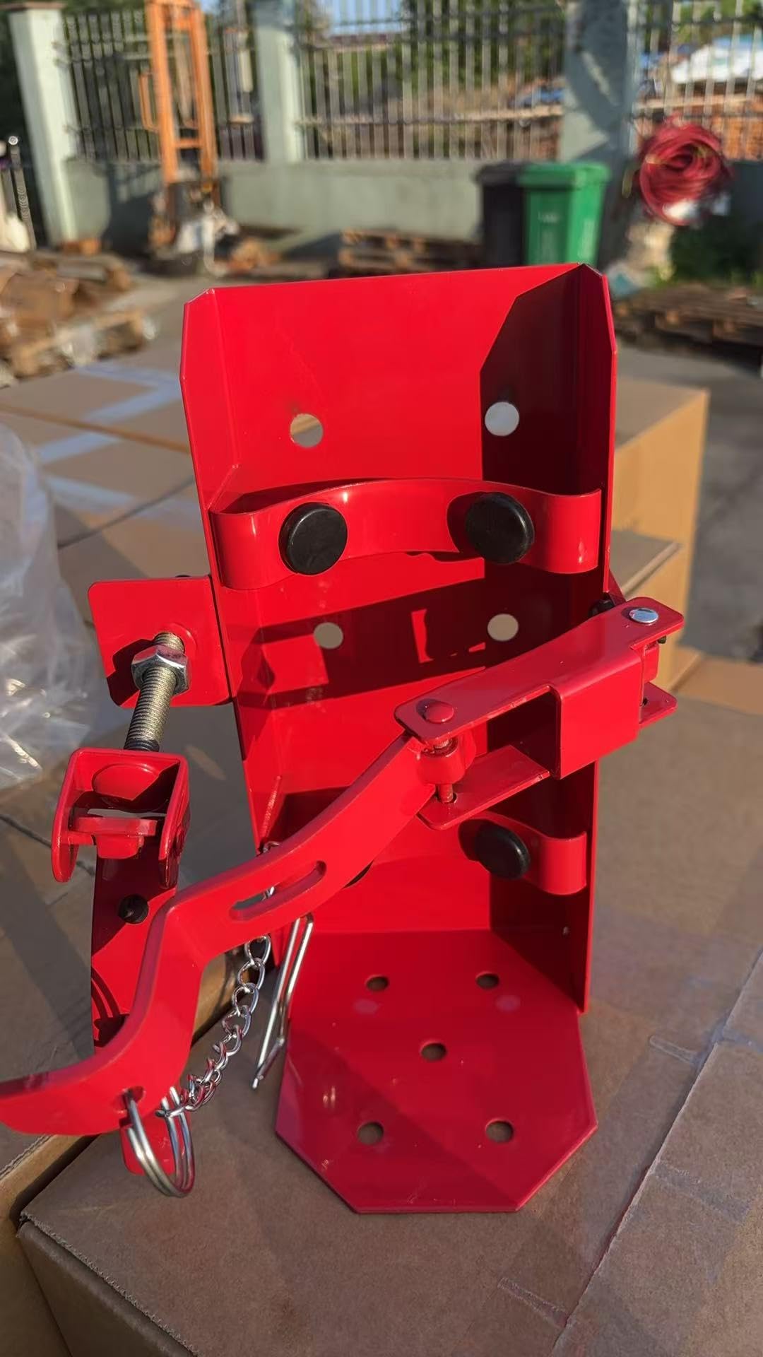 Heavy Duty Fire Extinguisher Brackets & Mounts Steel Red V333