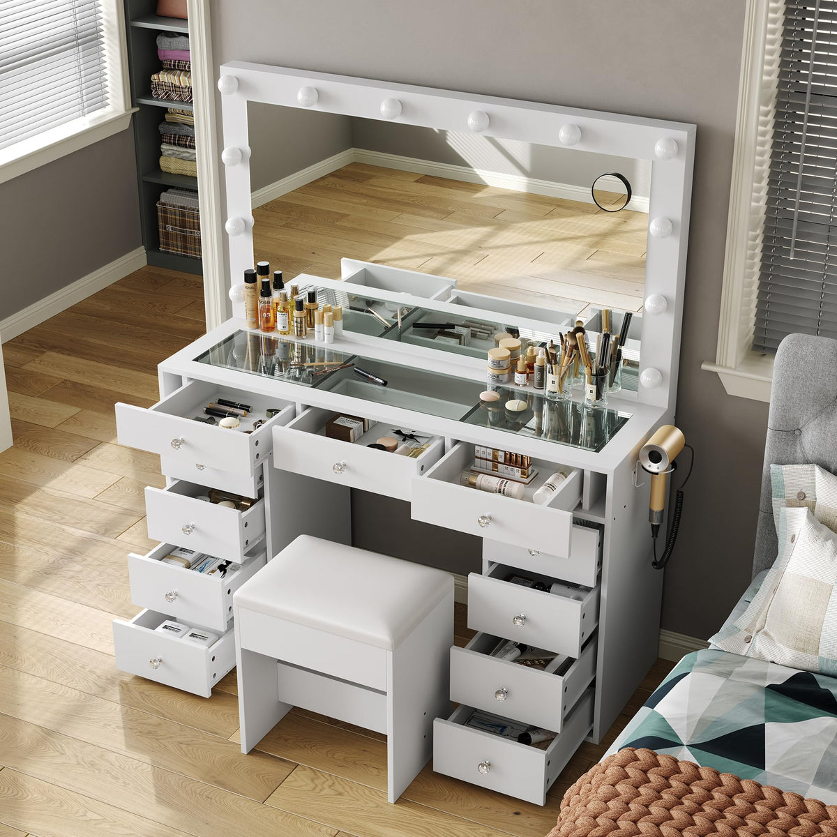 White Vanity Desk with Mirror and Chair Y846648